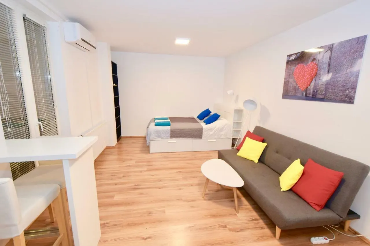 Central Studio Boulevard Budapest Apartment